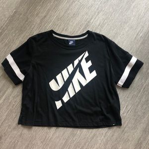 NIKE cropped top